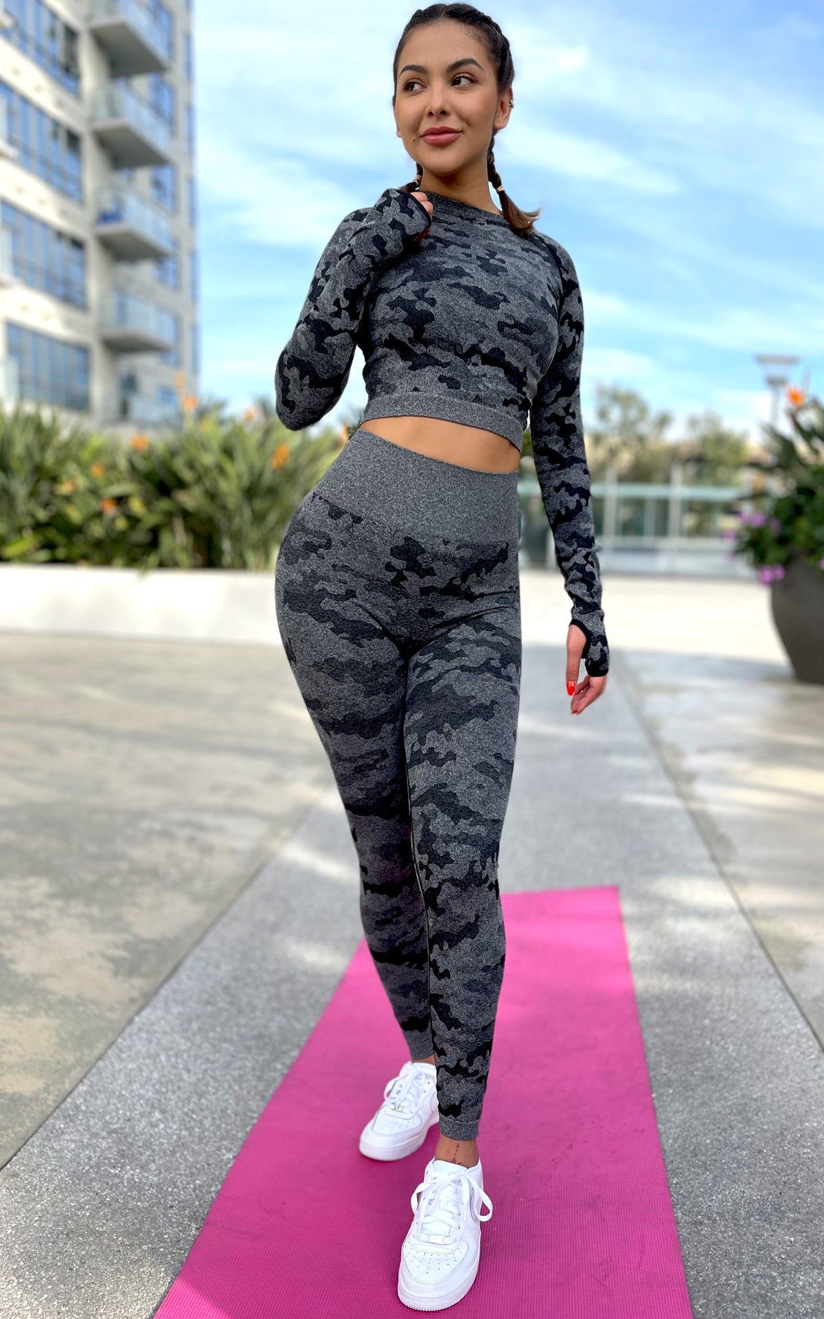 Wonderflex: Seamless Workout Outfit in Black Camouflage – Chynna Dolls